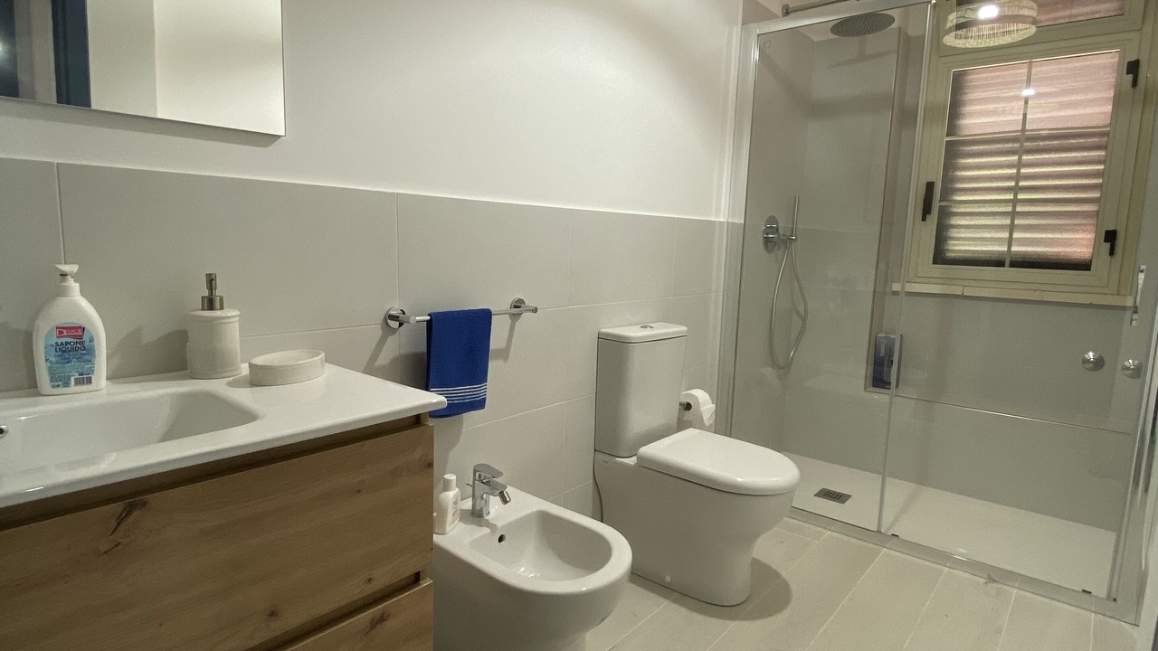 Photo of Bathroom in Avola