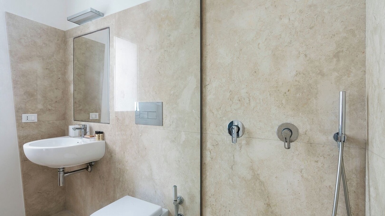 Photo of Bathroom in Avola