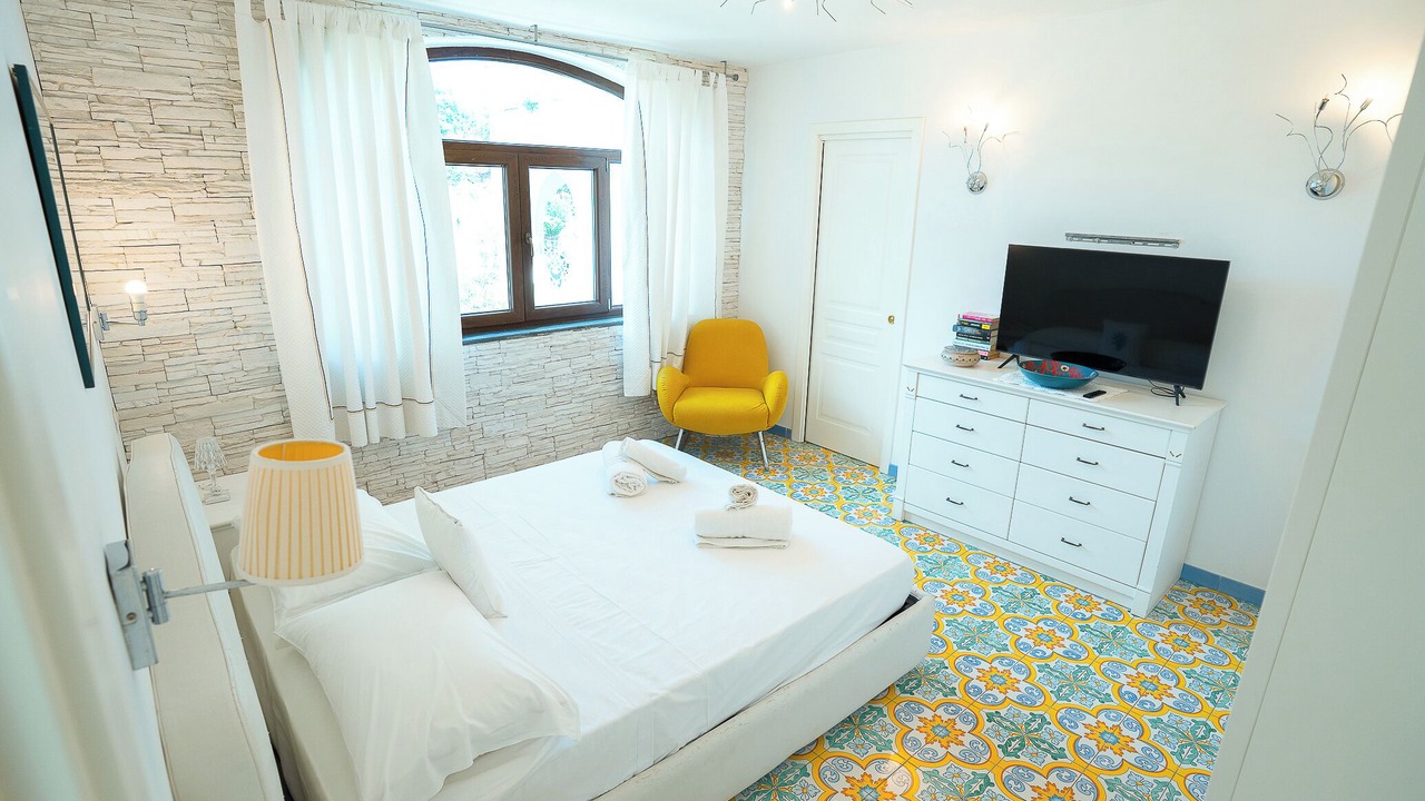 Photo of Bedroom in Forio