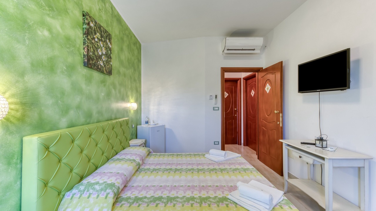 Photo of Bedroom in Salve