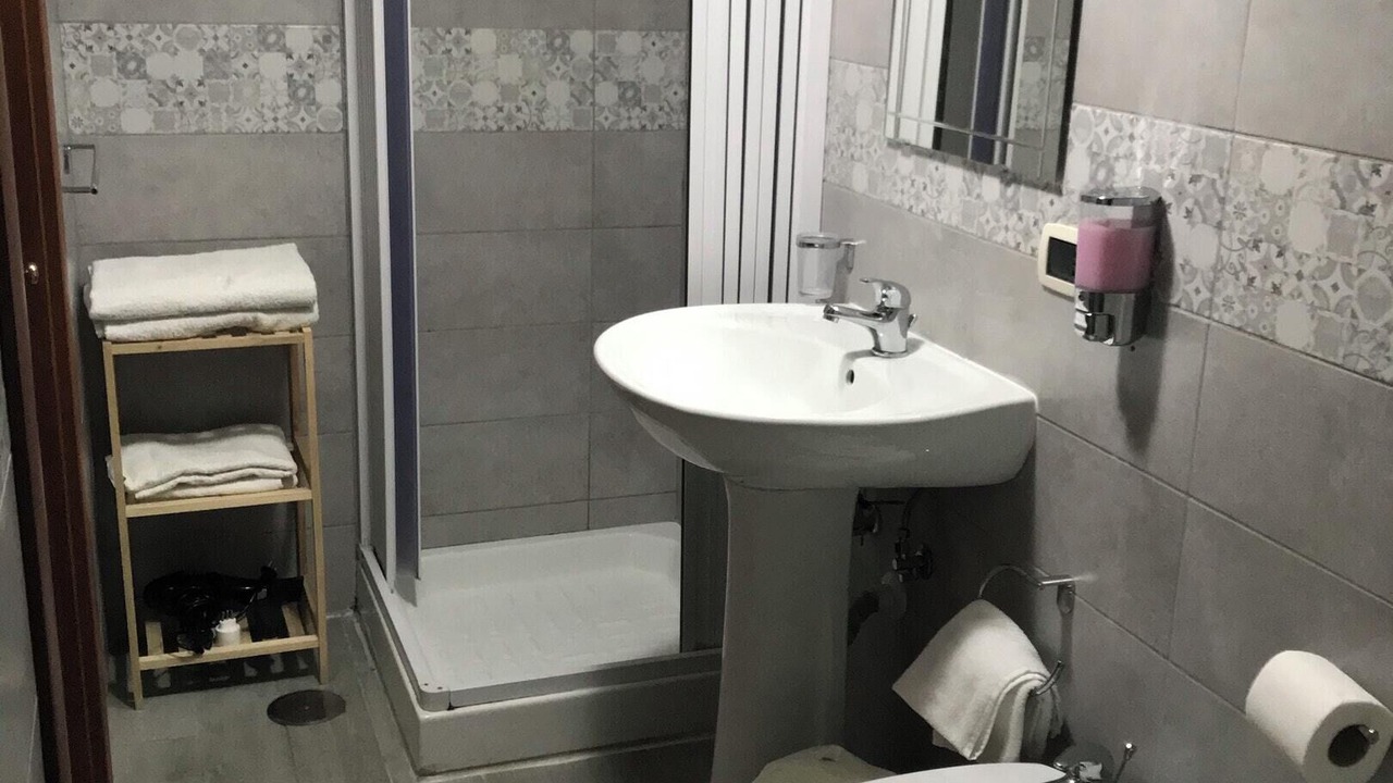 Photo of Bathroom in Naples City Centre