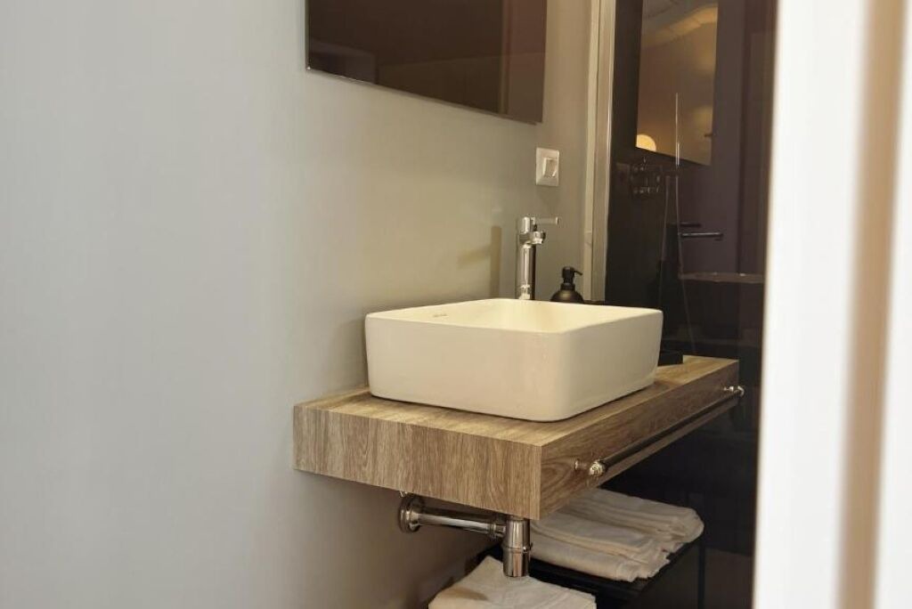 Photo of Bathroom in Picanello-Ognina-Barriera-Canalicchio
