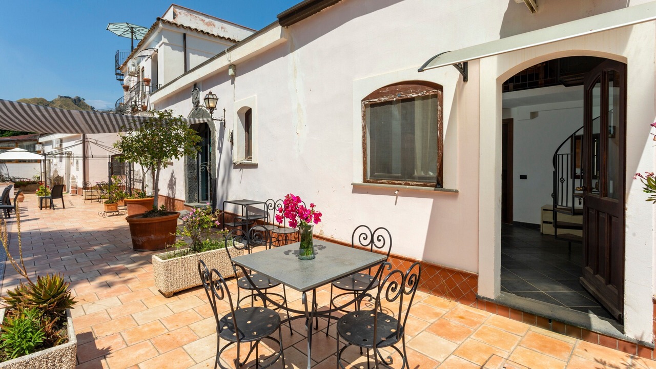 Photo of Outdoor in Mitogio
