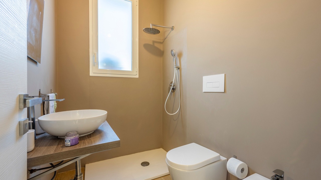 Photo of Bathroom in Carini