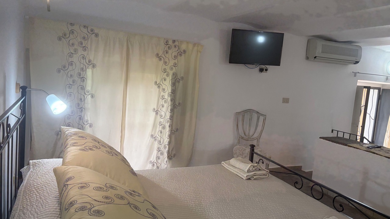 Photo of Bedroom in Mitogio