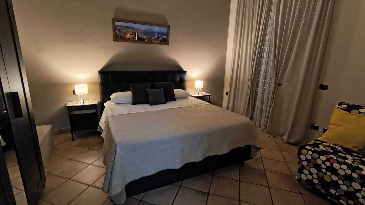 Photo of Bedroom in Naples City Centre