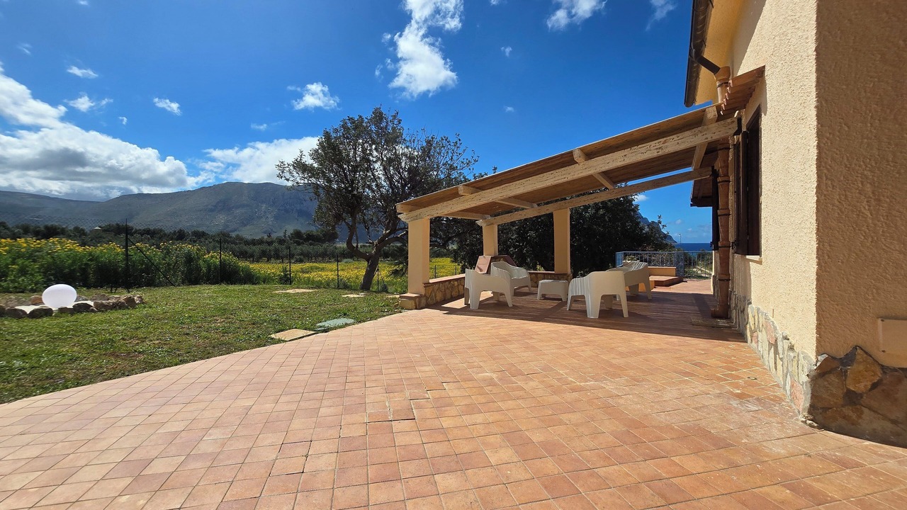 Photo of Patio Balcony in Macari
