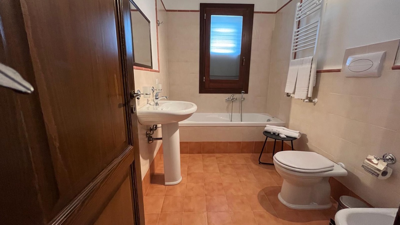 Photo of Bathroom in Contrada Pistavecchia 2