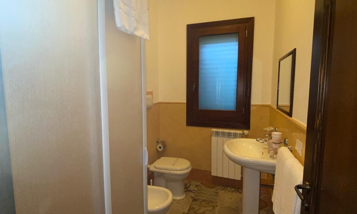 Photo of Bathroom in Contrada Pistavecchia 2