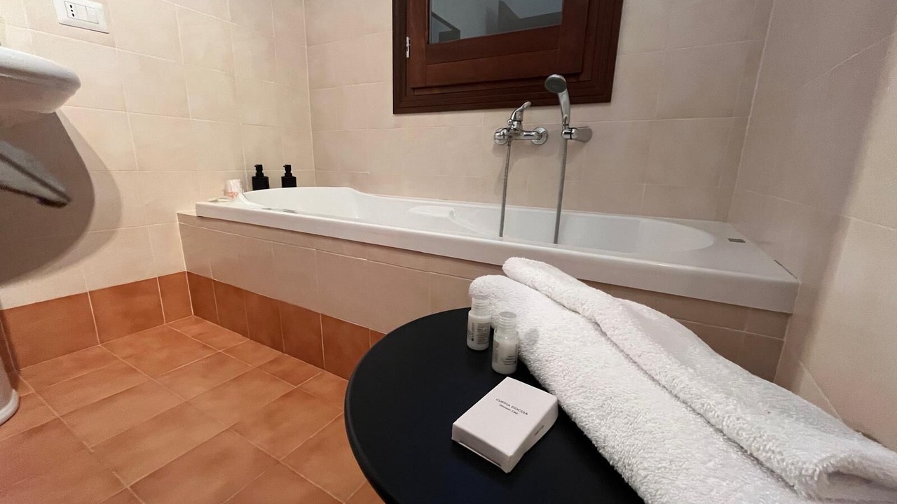 Photo of Bathroom in Contrada Pistavecchia 2