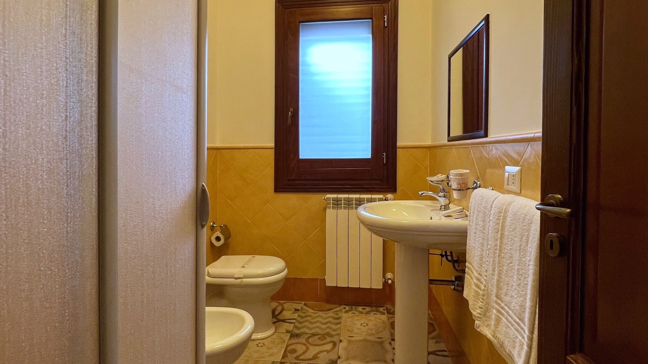 Photo of Bathroom in Contrada Pistavecchia 2