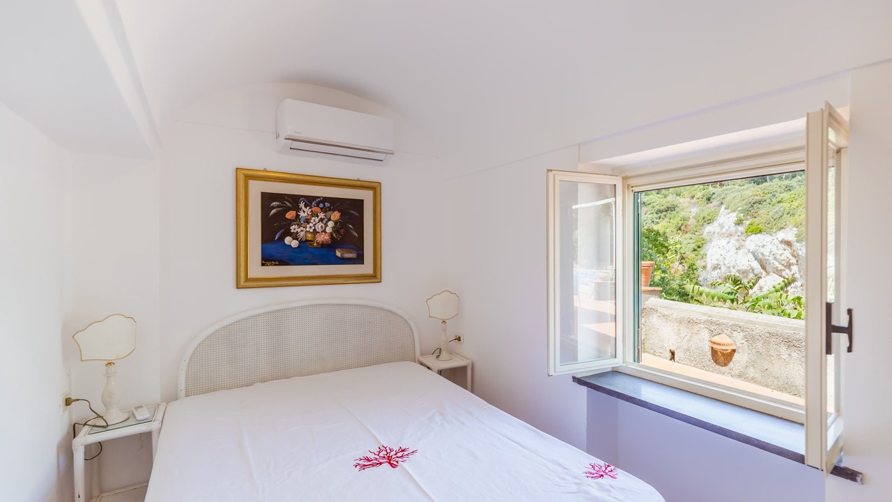 Photo of Bedroom in Capri