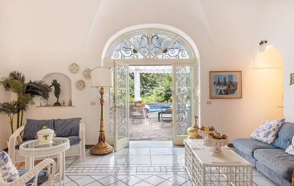 Photo of Livingroom in Capri