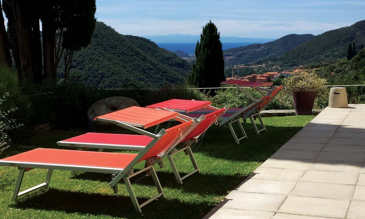 Photo of Patio Balcony in Castiglione Chiavarese