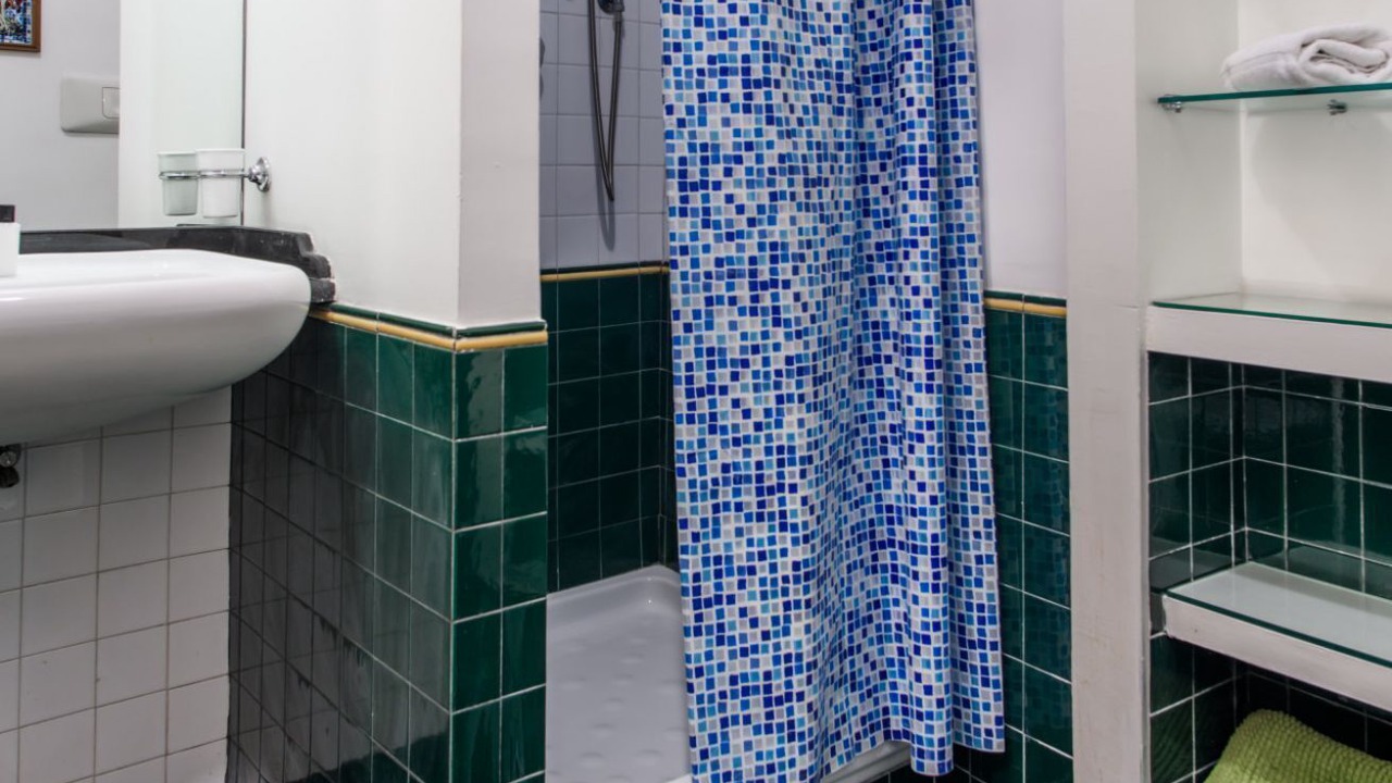 Photo of Bathroom in Quartieri Spagnoli