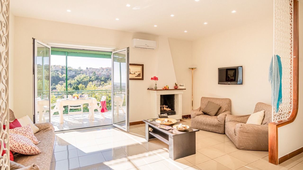 Photo of Livingroom in Naples