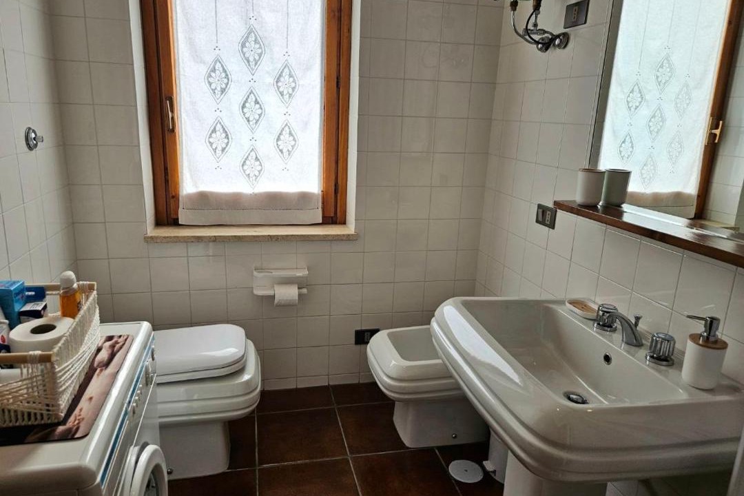 Photo of Bathroom in Moccone
