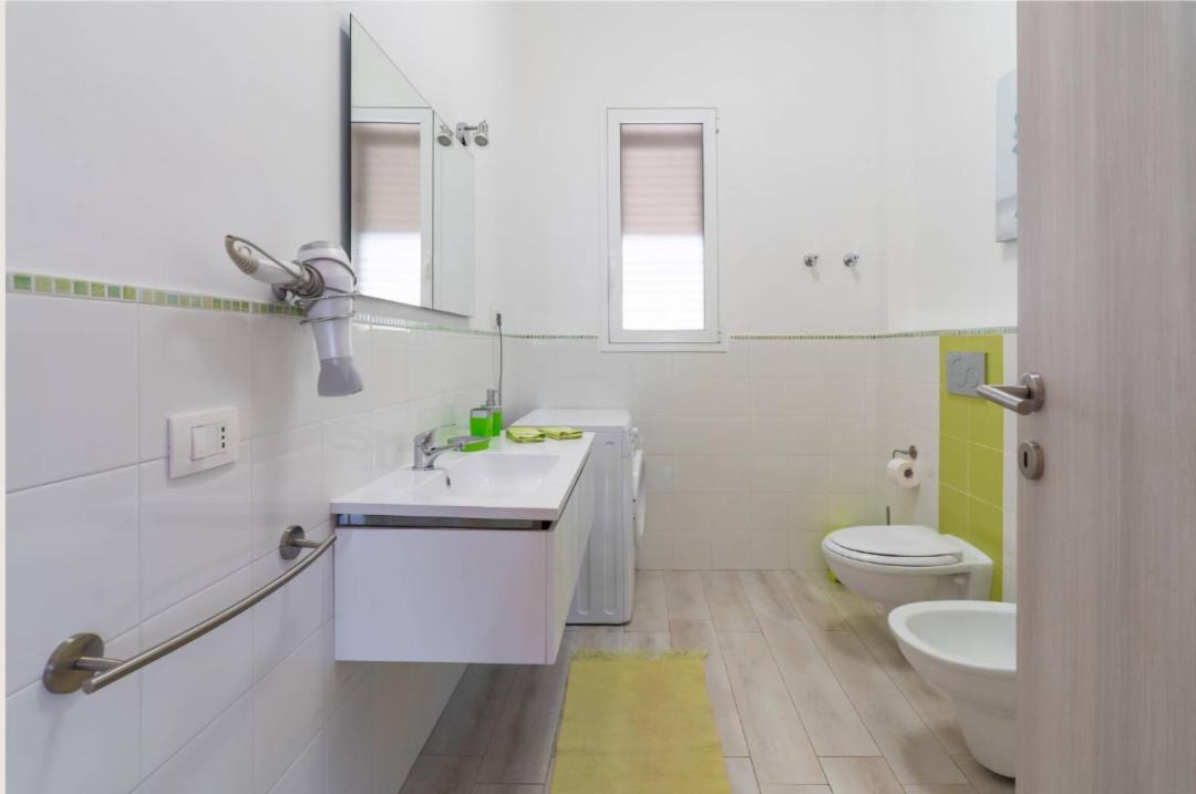 Photo of Bathroom in Avola