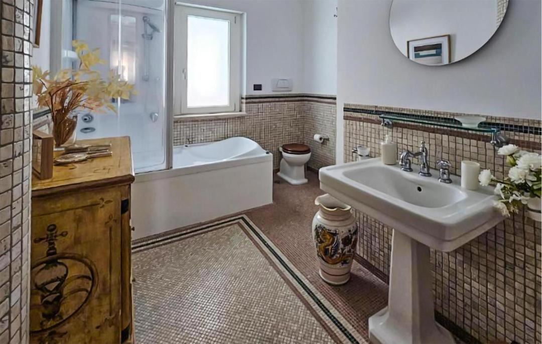 Photo of Bathroom in Crotone