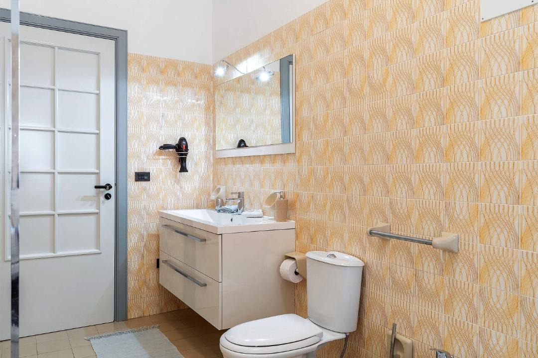 Photo of Bathroom in Avola