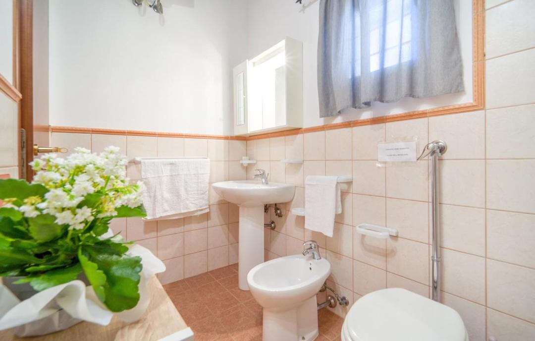 Photo of Bathroom in Menfi