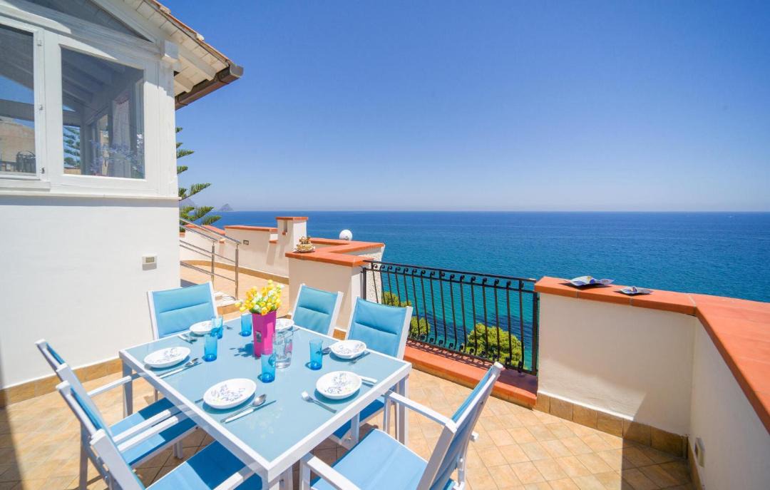 Photo of Patio Balcony in Torre Colonna-sperone