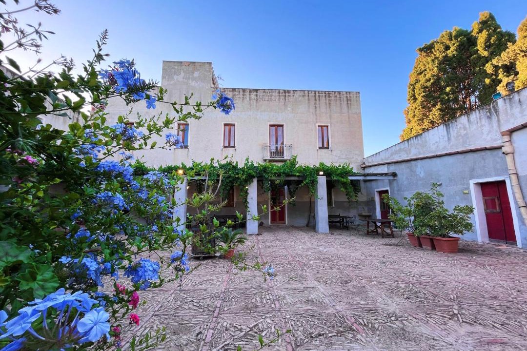 Photo of Buildings in Fontanasalsa