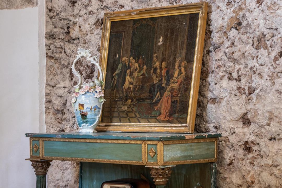 Photo of Others in Noto