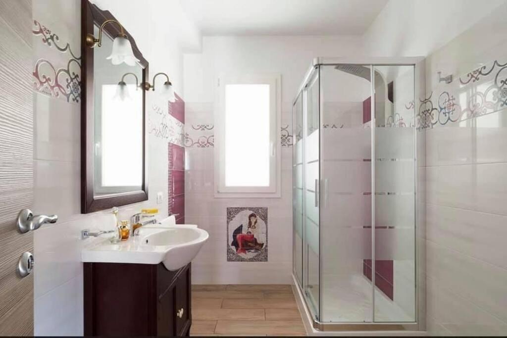 Photo of Bathroom in Noto