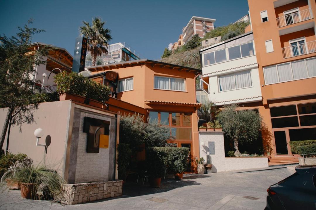 Photo of Others in Cammarata