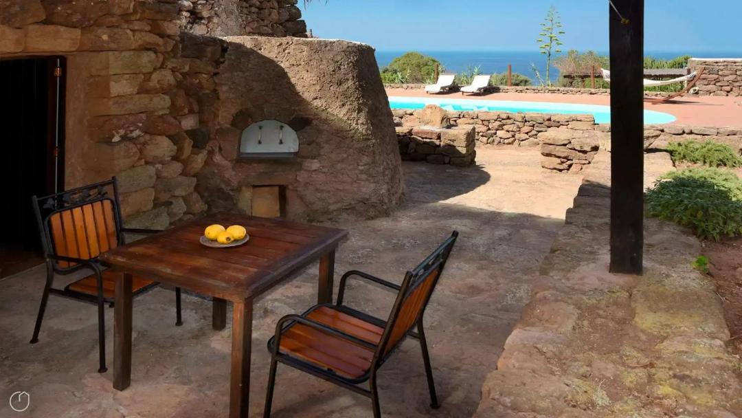 Photo of Patio Balcony in Pantelleria