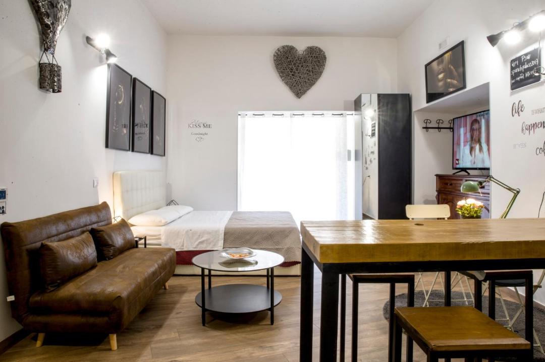 Photo of Livingroom in Naples City Centre