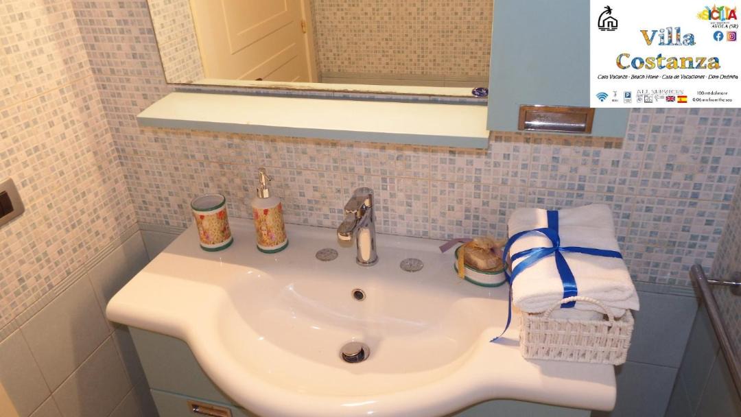 Photo of Bathroom in Avola