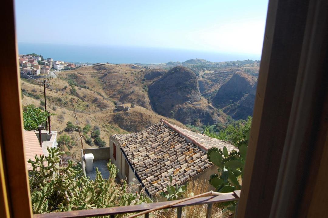 Photo of Patio Balcony in Pentedattilo