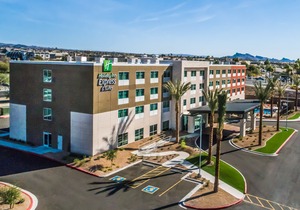 Holiday Inn Express and Suites Lake Havasu - London Bridge, an Ihg Hotel in Lake Havasu City