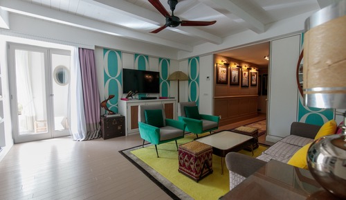 Suite (Courtyard view)