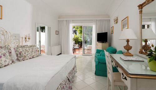 Classic Room with Patio and Garden View
