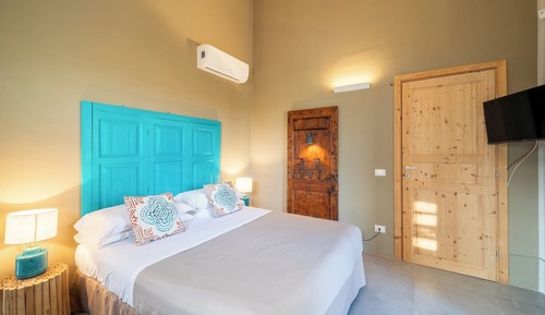Traditional Suite