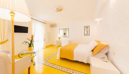 Junior Room, Sea View