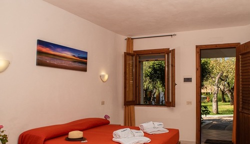 Standard Double Room, Garden View