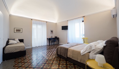 Quadruple Room, Balcony, City View (Aretusa)