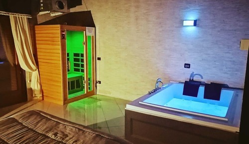 Suite, 1 Double Bed (with balcony)