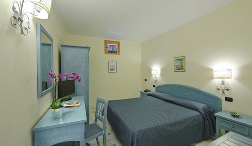 Economy Room
