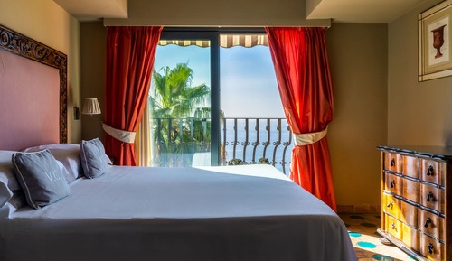 Deluxe Double or Twin Room