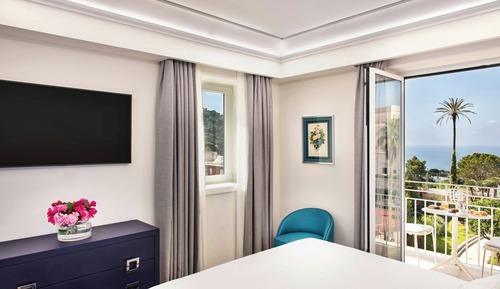 Suite, 1 Bedroom, Non Smoking, Sea View (Balcony)