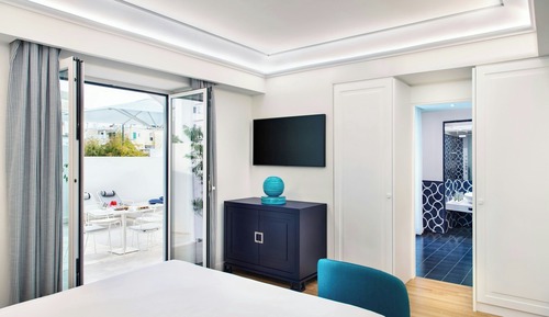 Junior Suite, 1 King Bed, Non Smoking, Garden View
