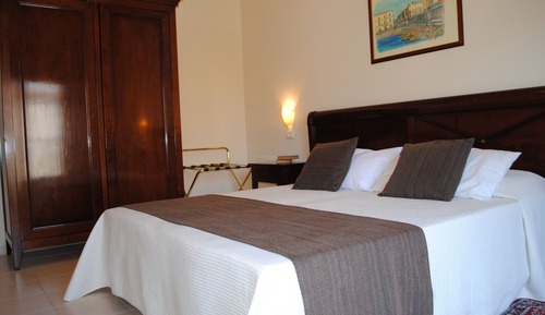 Superior Double or Twin Room, Mobility Accessible, Garden View