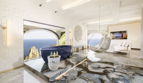 Signature Suite Art