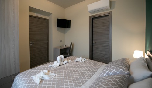 Double Room (Verde)