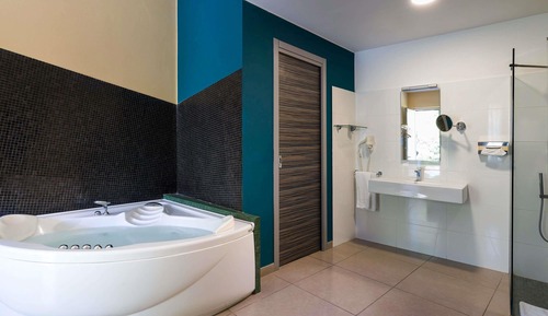 Superior Room, 1 King Bed
